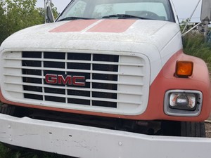 Used 2000 GMC C6500 Hood (Stock #21-151-4)) Part Image