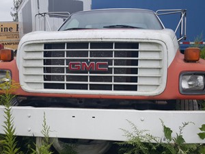Used 2000 GMC C6500 Hood (Stock #21-142-3)) Part Image