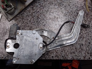 Used 2001 International 4700 Window Motor (Stock #22-011-2)) Part Image