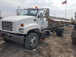 Used 2002 Chevrolet C6500 Hood (Stock #20-124-3)) Part Image