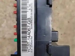 Used 2003 Ford F-650 Fuse Box (Stock #21-190-4)) Part Image