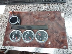 Used 2005 International 9400I Cab Gauge (Stock #21-082-10)) Part Image