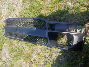 Used 2006 Chevrolet Express Grille (Stock #13-135-1)) Part Image