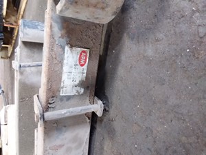 New International Front Leaf & Spring Image