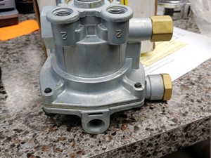 Remanufactured Universal UNIVERSAL Universal Brake & Brake Part (Stock #49053)) Part Image