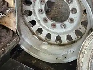 Used 1999 Hub Pilot / Unimount 24.5" Wheel (Stock #24-035-4)) Part Image