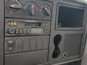 Used 2003 International 4200 Radio (Stock #25-066-12)) Part Image