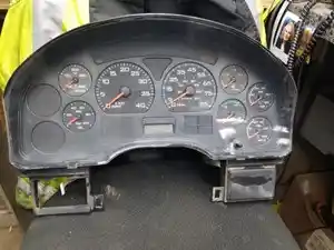 Used 2005 International 8600 Instrument Cluster (Stock #19-032-2)) Part Image