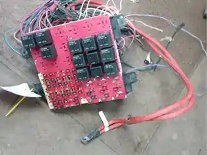 Used 2008 Kenworth T300 Fuse Box (Stock #20-121-8)) Part Image