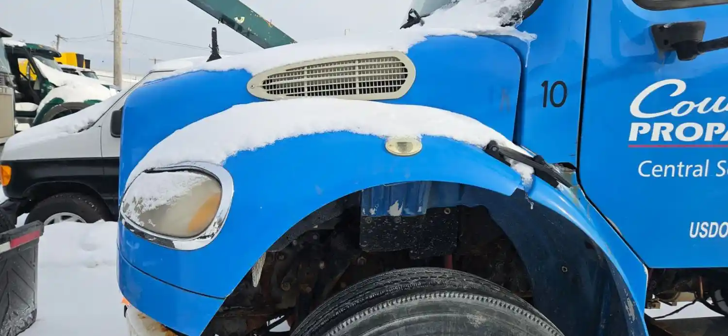 2010 Freightliner M2 106 — primary photo