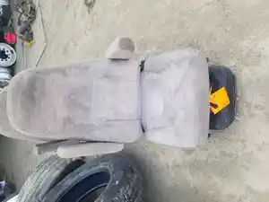 Used 2014 Volvo VNL Seat (Stock #25-034-9)) Part Image