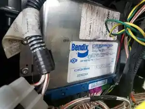 Used 2016 Bendix K105303R000 ABS Control Module (Stock #25-002-12)) Part Image