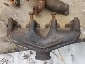 Used Ford 370 Exhaust Manifold (Stock #51652)) Part Image