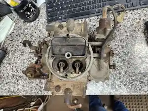 Used Ford Carburetor (Stock #51275)) Part Image