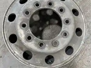 Used Hub Pilot / Unimount 22.5 Wheel Image