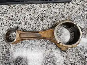 Used International DT466 Piston & Rod Image