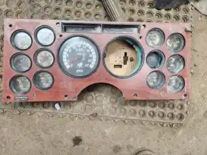 Used Mack Instrument Cluster (Stock #52023)) Part Image