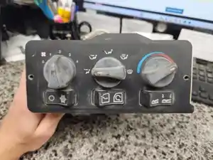 Used Peterbilt Heater/AC Control Assy (Stock #51058)) Part Image