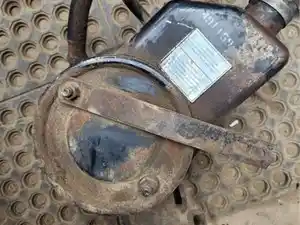Used Steering Pump Image