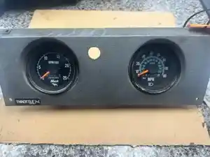 Used Universal Mack Instrument Cluster (Stock #51274)) Part Image
