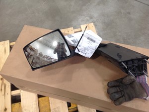 Used Universal Volvo Universal Hood Accessory (Stock #TAG367374)) Part Image