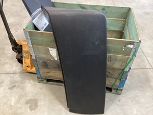 Used Universal Volvo VN Cab Fairing (Stock #TAG476426)) Part Image
