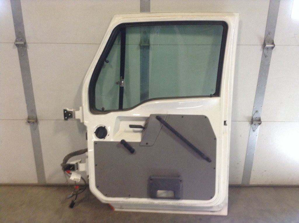 2000 STERLING L9500 SERIES (Stock #24380391) | Doors | TPI 2000 sterling l9500 wiring diagram 