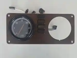 Used 2000 Freightliner FLD Instrument Cluster (Stock #P-679)) Part Image