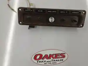Used 2000 Freightliner FLD120 Instrument Cluster (Stock #P-423)) Part Image