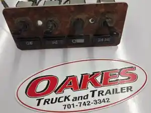 Used 2004 Kenworth T800B Instrument Cluster Image
