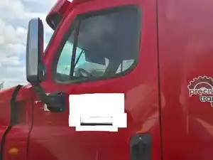 Used 2012 Freightliner Cascadia Door Image