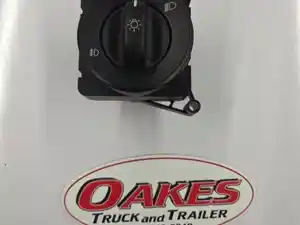 Used 2022 Freightliner Cascadia Combination Switch (Stock #P-585)) Part Image