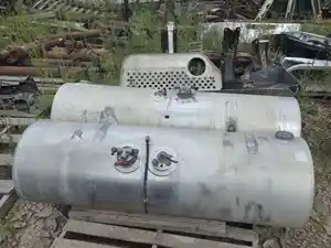 Used Universal Kenworth Fuel Tank Image