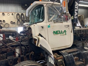 Used 1990 Mack RB688S Cab (Stock #6483CAB)) Part Image
