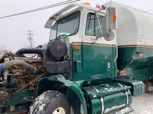 Used 1999 International 9400 Cab Image