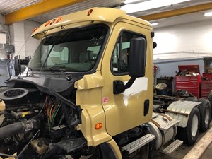 Used 2012 Freightliner Cascadia Cab (Stock #6226CAB)) Part Image