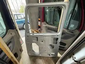 New Universal Western Star 4900 Door (Stock #1852PD)) Part Image