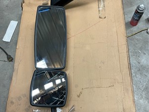 New International 4300 Mirror (Stock #1000MI)) Part Image
