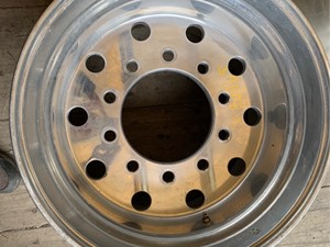 Used Stud Pilot / Budd Wheel (Stock #9503W)) Part Image