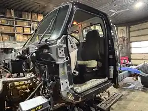 Used 1998 Ford LOUISVILLE Cab (Stock #6478CAB)) Part Image