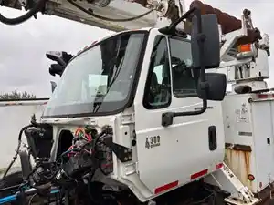 Used 2005 International 4300 Cab (Stock #6172CAB)) Part Image