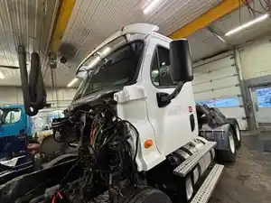 Used 2014 Freightliner Cascadia 113 Cab (Stock #6760CAB)) Part Image