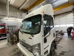 Used 2017–2022 Isuzu NPR HD Cab (Stock #6859CAB)) Part Image