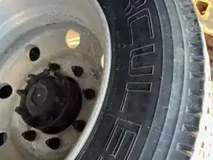 Used HINO Tire (Stock #6533Pneu)) Part Image