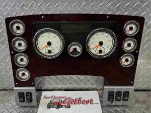 Used Universal Freightliner Coronado SD122 Instrument Cluster (Stock #9567CLU)) Part Image