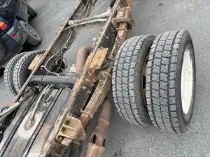 Used Universal Tire (Stock #6806PNEU)) Part Image