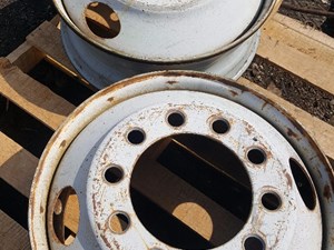 Used 22.5" Wheel Image