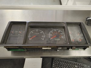 Used 2000 Volvo VNL Instrument Cluster (Stock #SV-92-12)) Part Image