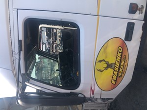 Used 2002 Volvo VNL Door (Stock #SV-117-10)) Part Image
