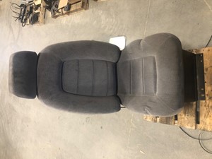 Used 2005 Mack CXN613 Seat (Stock #SV-110-13)) Part Image